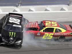 Pebalap Kulit Hitam Nascar Diancam, Ada Tali Gantung Diri di Garasinya