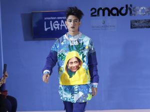 Cerita di Balik Baju Jokowi dan Susi Pudjiastuti di New York Fashion Week Cerita di Balik Baju Jokowi dan Susi Pudjiastuti di New York Fashion Week