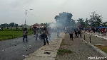 Penampakan Motor Terbakar Saat Bentrok Bonek Vs Aremania