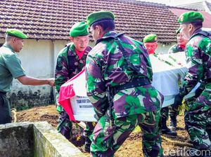 Satu Korban Heli MI-17 Dimakamkan di Pemakaman Keluarga Bondowoso