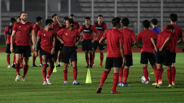 Stamina 20 Menit Timnas dan Membayangkan Strategi Tae Yong