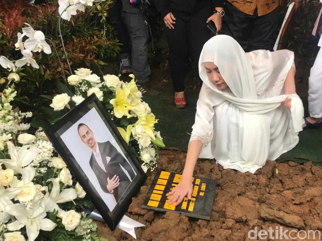 Yovie Widianto Sebut Lagu Soulmate Sangat Cocok untuk BCL dan Ashraf Yovie Widianto Sebut Lagu Soulmate Sangat Cocok untuk BCL dan Ashraf
