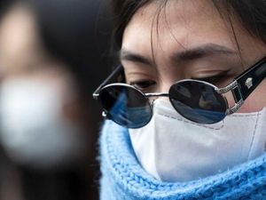 Pemprov DKI: Harga Masker Naik karena Bahan Baku dari China Langka