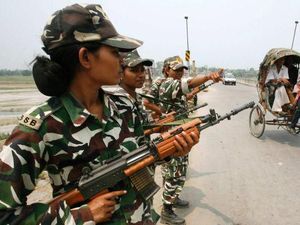 Perempuan India Kini Boleh Menjadi Jenderal Militer Perempuan India Kini Boleh Menjadi Jenderal Militer