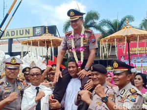 Momen Pelepasan Kapolres Madiun yang Pindah ke Tuban