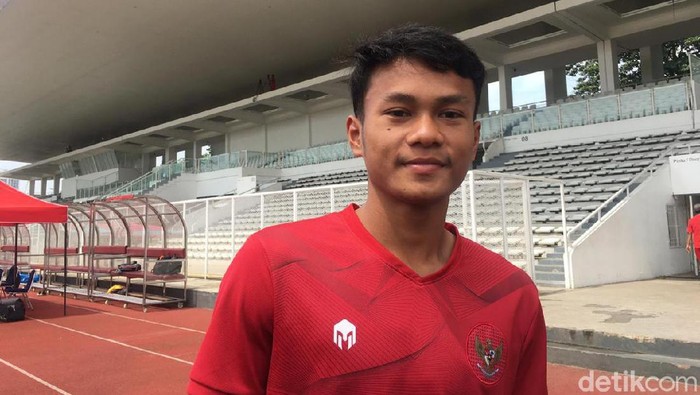 Koko Ari Araya di pemusatan latihan timnas Indonesia.