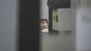 Penanganan Pasien Terduga Corona di RSMH Palembang