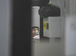 Penanganan Pasien Terduga Corona di RSMH Palembang