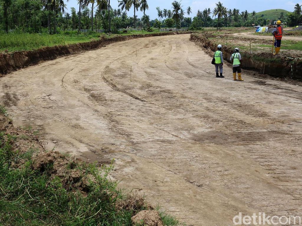 Pembangunan Jalan Kawasan Sirkuit Mandalika Telan Rp 900 M Pembangunan Jalan Kawasan Sirkuit Mandalika Telan Rp 900 M