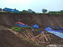 Cuaca Buruk Ganggu Penanganan Longsor Tol Cipularang Km 118