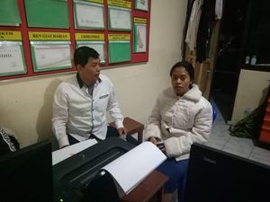 Wanita Ini Melahirkan Sendiri di Kamar Mandi Lalu Buang Bayinya Wanita Ini Melahirkan Sendiri di Kamar Mandi Lalu Buang Bayinya