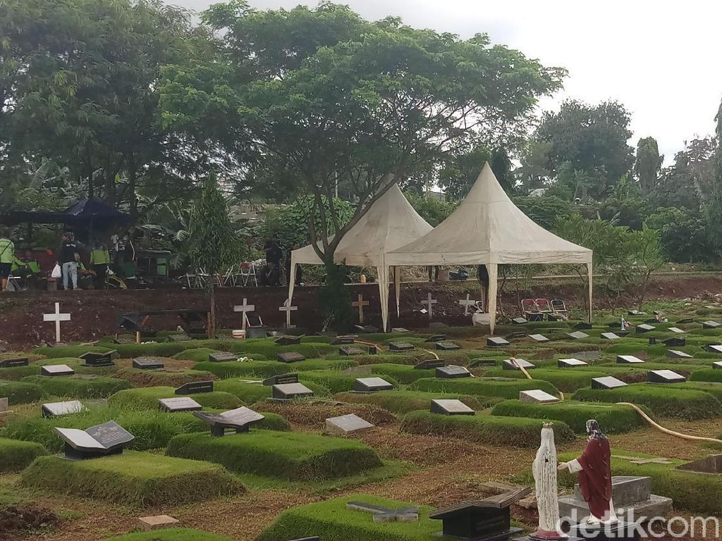 Autopsi Anak Karen Pooroe Selesai, Polisi: Tunggu Hasilnya 2 Minggu Autopsi Anak Karen Pooroe Selesai, Polisi: Tunggu Hasilnya 2 Minggu
