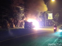 Sebuah Mobil Terbakar di Jalur Rogojampi-Banyuwangi, Uang Rp 10 Juta Hangus