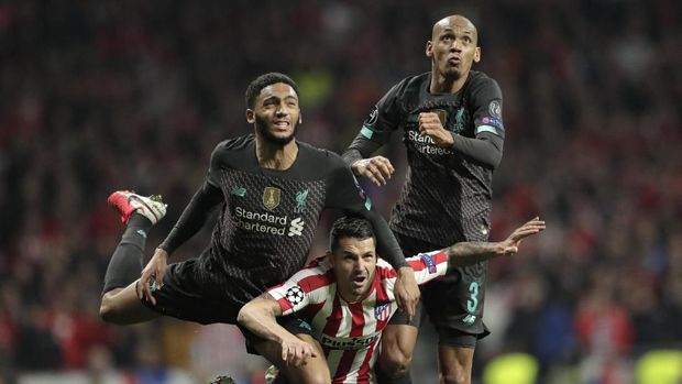 Pertahanan Liverpool kerap punya celah dalam mengantisipasi umpan lambung lawan.