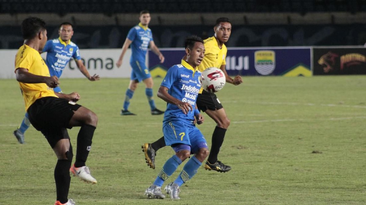 Pemain muda Persib Bandung Beckham Putra Nugraha mengalami cedera lutut (Foto: dok. Persib)