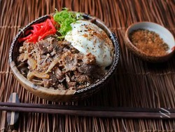Gara-gara Ngantuk! Pria Ini Masukkan Gyudon ke Dalam Mesin Cuci