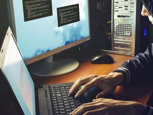 Di Tengah Pandemi Corona, Pentingnya Ahli IT Tangkis Serangan Hacker