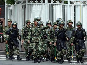 China Tangkap Banyak Muslim Uighur Tanpa Alasan China Tangkap Banyak Muslim Uighur Tanpa Alasan