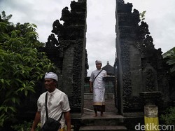 Pernah Kebanjiran, Pura Rawamangun Adakan Upacara Pembersihan