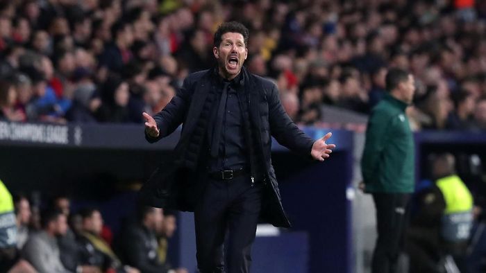 Atletico vs Liverpool MADRID, SPAIN - FEBRUARY 18: Diego Simeone, Manager of Atletico Madrid reacts during the UEFA Champions League round of 16 first leg match between Atletico Madrid and Liverpool FC at Wanda Metropolitano on February 18, 2020 in Madrid, Spain. (Photo by Gonzalo Arroyo Moreno/Getty Images)