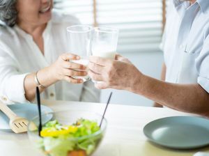 Cara agar Tetap Sehat dan Bugar di Usia 60-an Cara agar Tetap Sehat dan Bugar di Usia 60-an