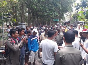 Razia Miras di Homestay Pulau Merah, Satpol PP Banyuwangi Diadang Massa