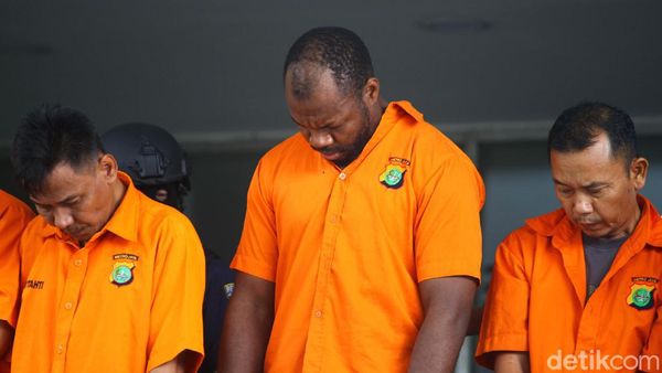 Aksi Sulap WNA Kamerun Bisa Gandakan Dolar Berakhir di Penjara
