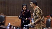 Dua Ahli Hukum Bersaksi di Sidang Uji Formil UU KPK