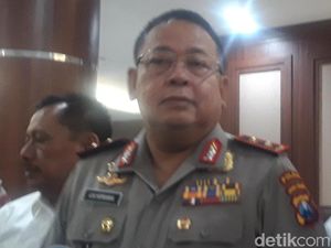 Polisi Datangi Kediaman Anak Kiai yang Diduga Cabuli Santri untuk Negosiasi Polisi Datangi Kediaman Anak Kiai yang Diduga Cabuli Santri untuk Negosiasi