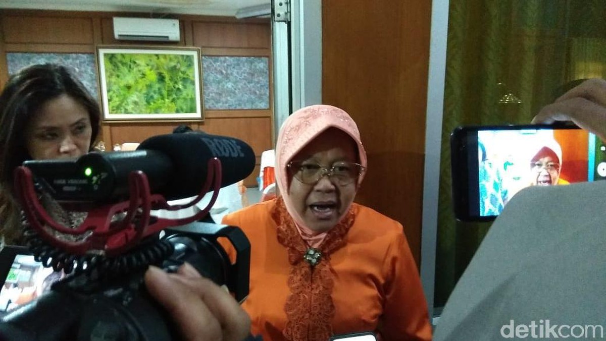 Walikota Surabaya, Tri Rismaharini, menitip pesan untuk Bonek menjelang Persebaya Surabaya vs Persija Jakarta. (Foto: detikcom/Esti Widiyana)