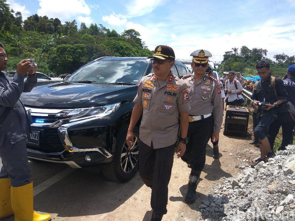Kakorlantas: Isu Longsor Susulan di Tol Cipularang Hoax! Kakorlantas: Isu Longsor Susulan di Tol Cipularang Hoax!
