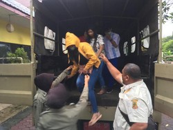 7 Pasangan Mesum Terjaring Razia Rumah Kos, Simpan Jimat hingga Kondom