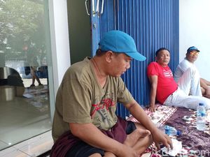 Ini H Podda, Nasabah Segel Bank Mandiri Sidrap karena Duit Rp 2 M Raib