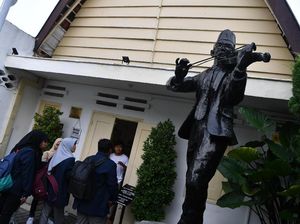 Lagu Wajib Nasional Hanya Satu, Ini Bedanya dengan Lagu Nasional Lagu Wajib Nasional Hanya Satu, Ini Bedanya dengan Lagu Nasional