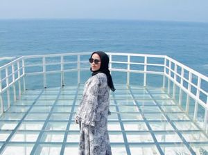 Wisata Instagramable di Atas Tebing, Teras Kaca Pantai Nguluran Wisata Instagramable di Atas Tebing, Teras Kaca Pantai Nguluran