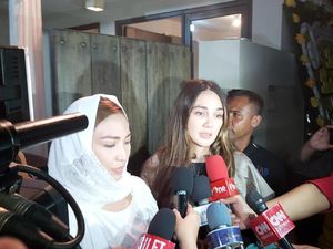 Sosok Ashraf Sinclair di Mata Luna Maya dan Ayu Dewi Sosok Ashraf Sinclair di Mata Luna Maya dan Ayu Dewi