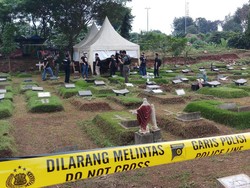 Makam Anak Karen Pooroe Dibongkar untuk Autopsi