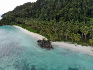 Pulau Labengki, Ini Raja Ampatnya Sulawesi Pulau Labengki, Ini Raja Ampatnya Sulawesi