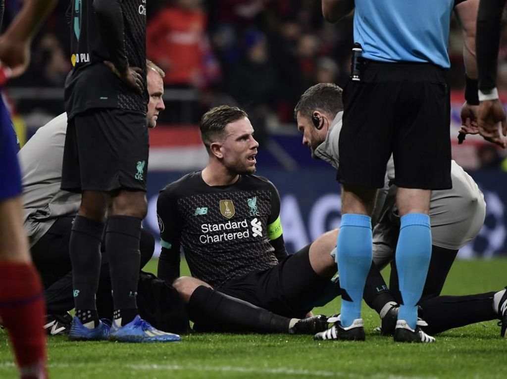 Nasib Apes Liverpool: Sudah Keok, Henderson Cedera Pula Nasib Apes Liverpool: Sudah Keok, Henderson Cedera Pula