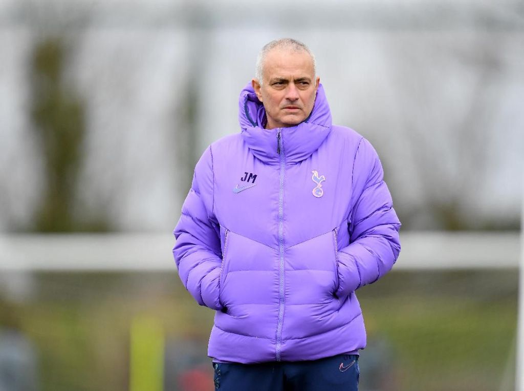Mourinho: Chelsea Favorit Finis Empat Besar, Tottenham Underdog Mourinho: Chelsea Favorit Finis Empat Besar, Tottenham Underdog
