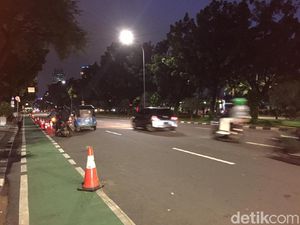 Massa Demo Anies di Balai Kota Bubar, Lalu Lintas Lancar Massa Demo Anies di Balai Kota Bubar, Lalu Lintas Lancar