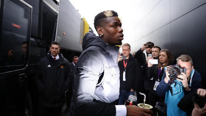 WATFORD, ENGLAND - DECEMBER 22: Paul Pogba of Manchester United arrives at the stadium prior to the Premier League match between Watford FC and Manchester United at Vicarage Road on December 22, 2019 in Watford, United Kingdom. (Photo by Richard Heathcote/Getty Images)