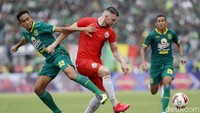 Tertinggal, Macan Kemayoran berupaya tampil lebih tenang untuk menguasai pertandingan.