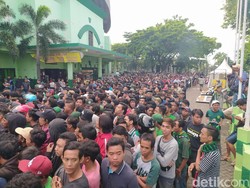 Tiket Ekonomi Final Piala Gubernur Jatim 2020 Habis, Suporter Kecewa Berat