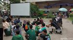 Tak Kebagian Tiket, Bonek Nonton Persebaya Vs Persija Lewat Layar Lebar