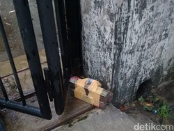 Bungkusan dengan Rangkaian Kabel Ditemukan di Depan Dealer di Brebes