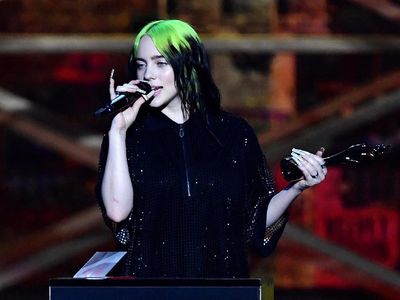 Tangis Billie Eilish Usai Menang BRIT Awards 2020