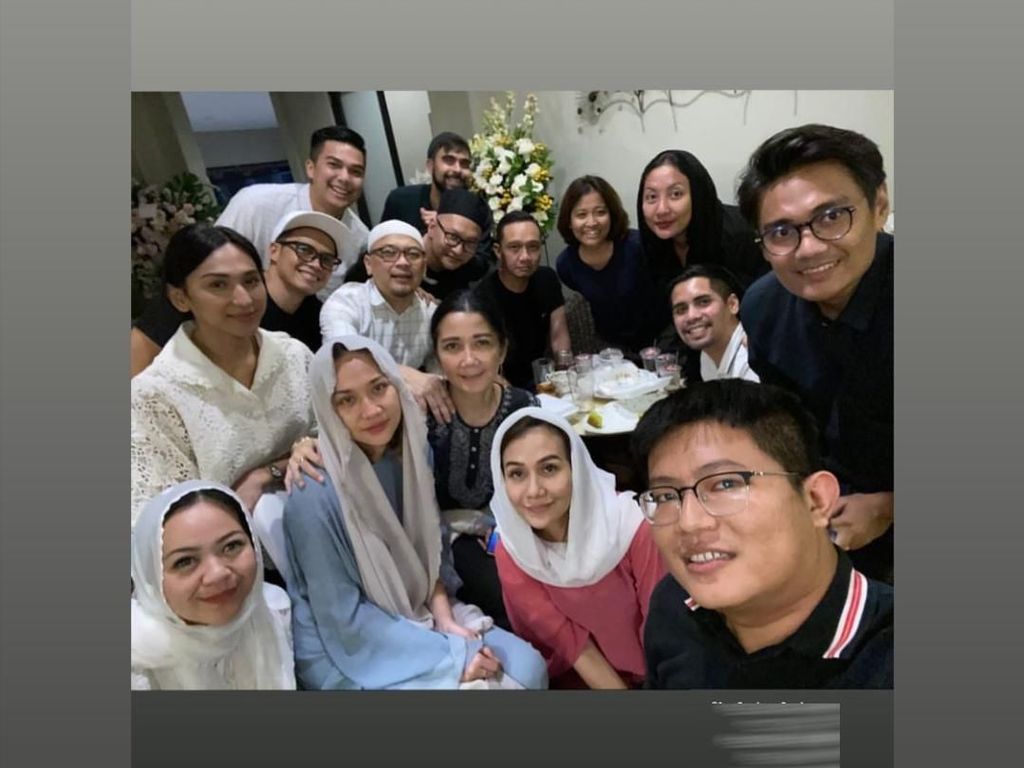 BCL yang Sudah Dapat Tersenyum BCL yang Sudah Dapat Tersenyum