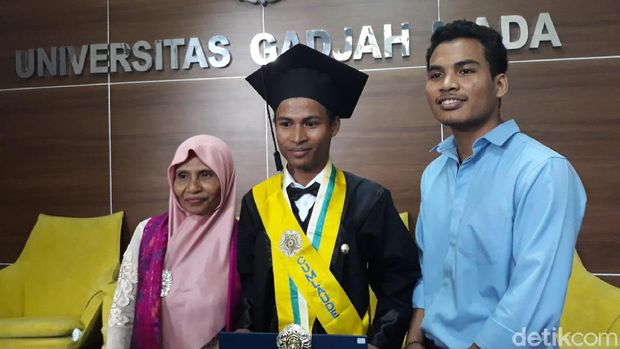 Kisah Anak Petani Sumbawa: Langganan Juara Sains dan Kini Jadi Sarjana