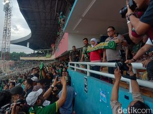 Gubernur Jatim Tiba di Stadion Gelora Delta Sidoarjo